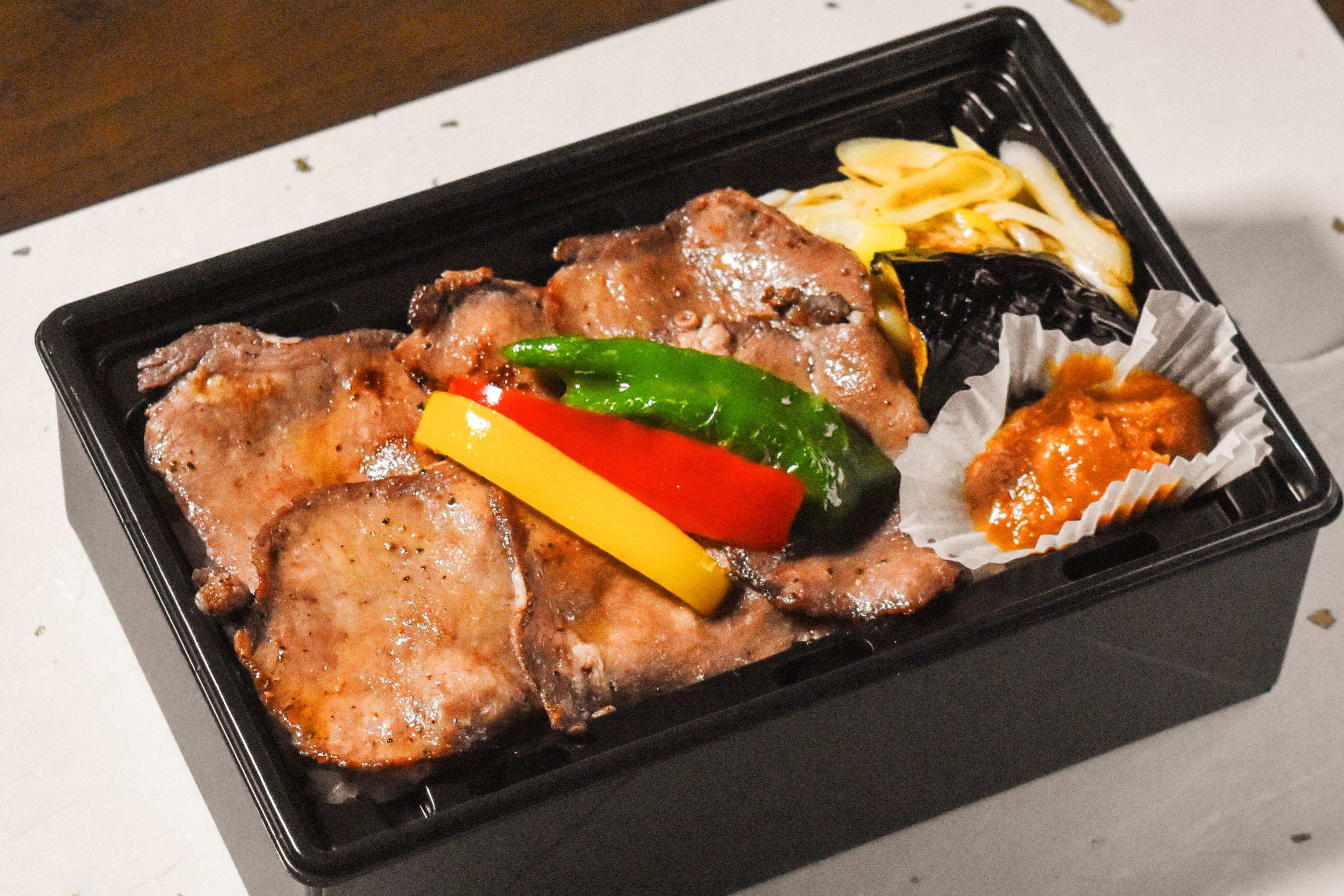 牛タン焼き重　3,000円